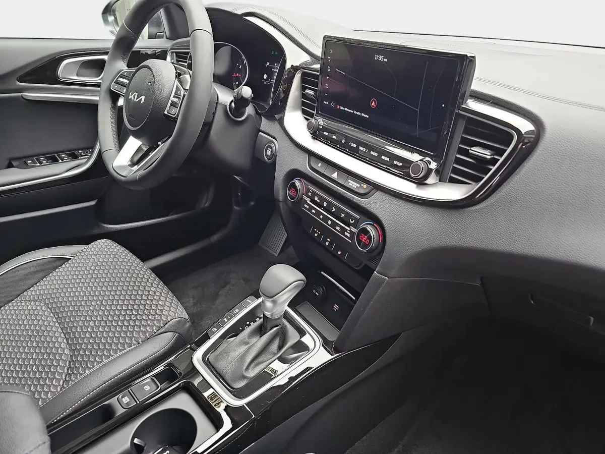 KIA XCEED 1.6 T-GDI 150 DCT SPIRIT MJ26 XCLUSIVE GLASDACH