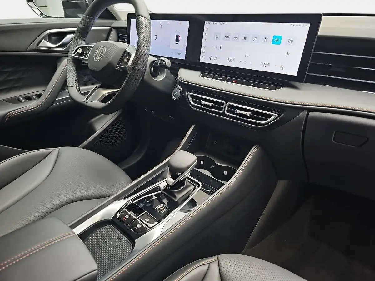 MG HS 1.5 HYBRID+ MY25.5 LUXURY LEDER 360-GRAD-KAMERA 19-ZOLL-LM