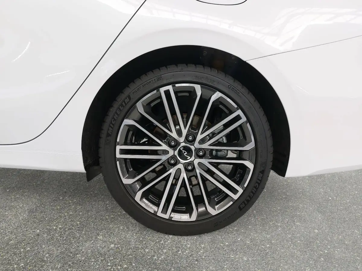 KIA CEED SW 1.5 T-GDI DCT7 GT-LINE TECHNOLOGIE PERFORMANCE