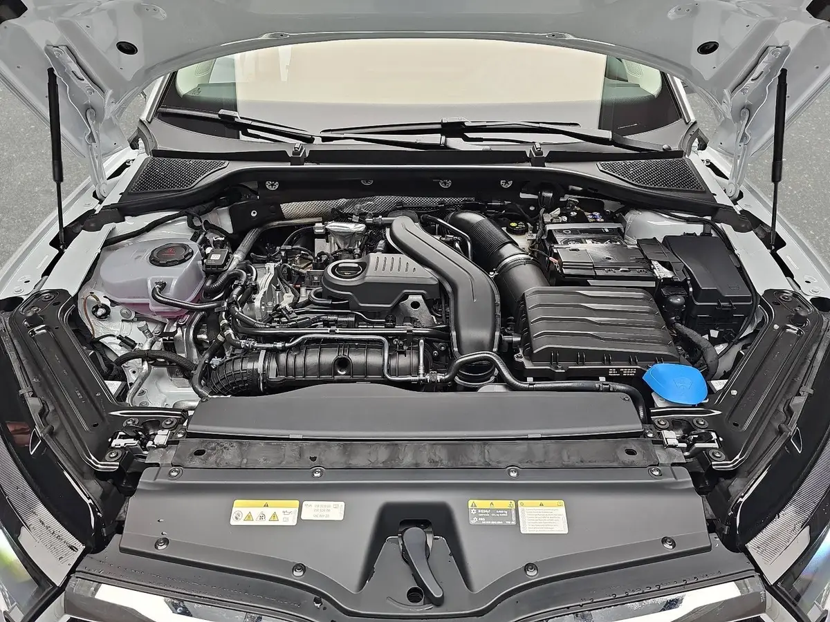 SKODA OCTAVIA COMBI 1.5 TSI ETEC DSG SELECTION NAVI LED ACC WINTER KA