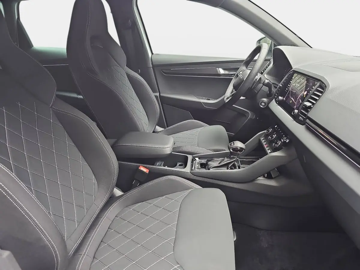 SKODA KAROQ 1.5 TSI DSG SPORTLINE NAVI LED-MATRIX PANO CANTON