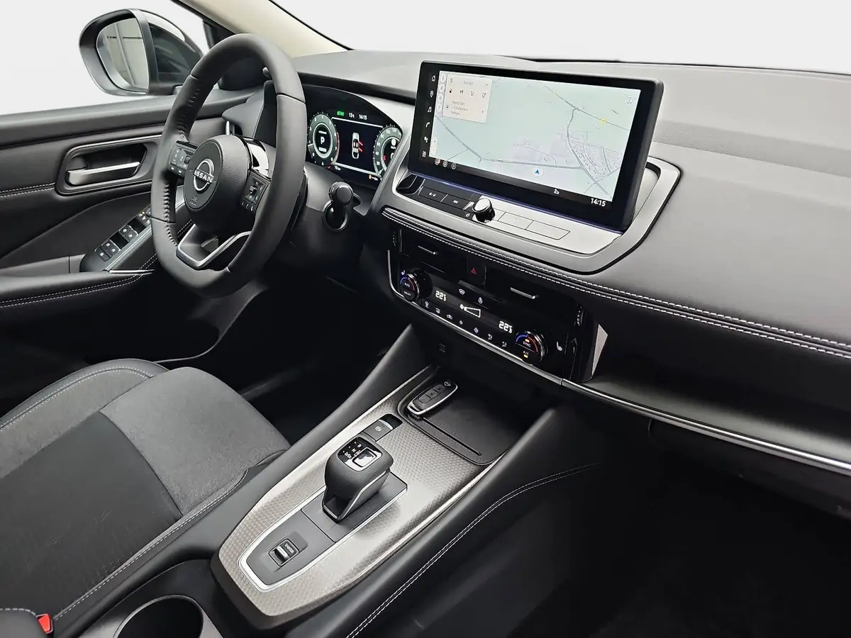 NISSAN QASHQAI 1.3 DIG-T XTRONIC N-CONNECTA PANO WINTER