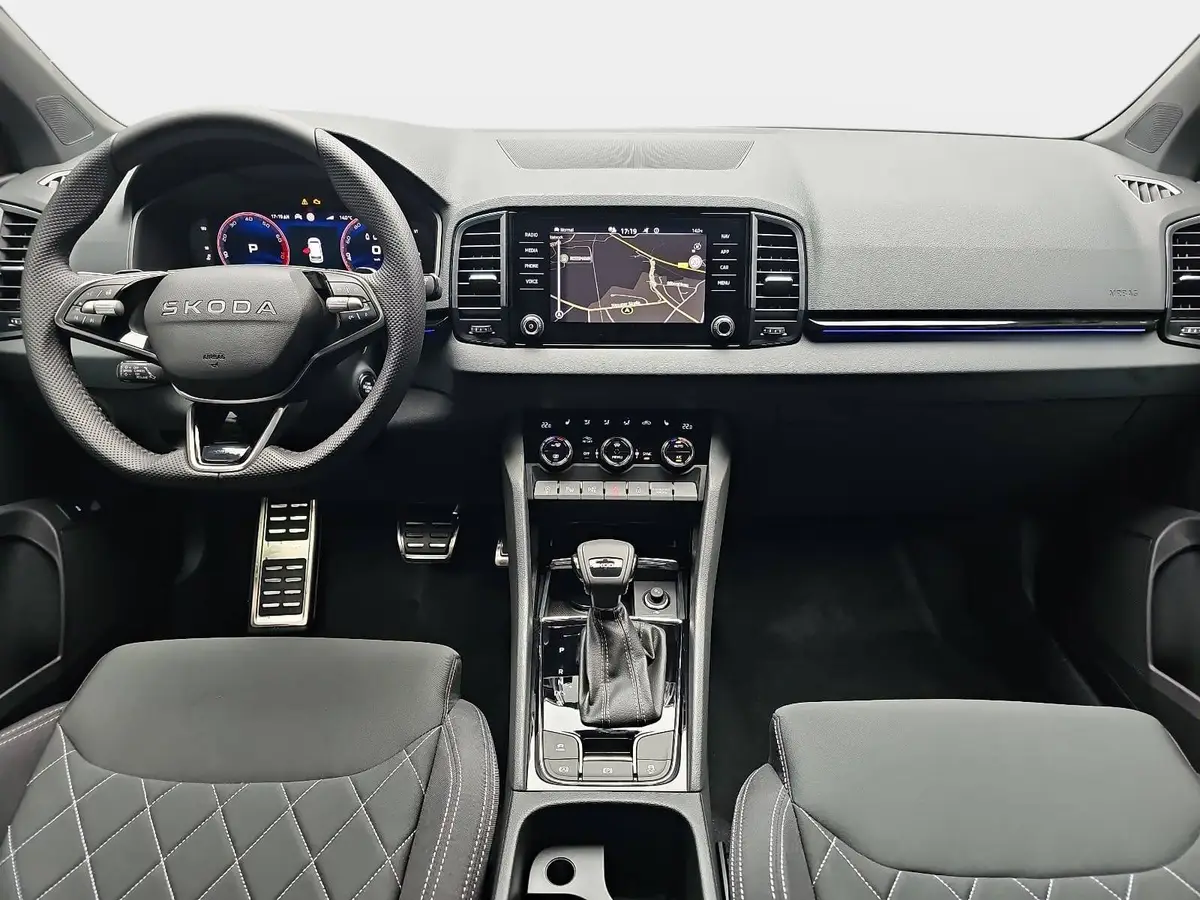 SKODA KAROQ 1.5 TSI DSG SPORTLINE NAVI LED AHK
