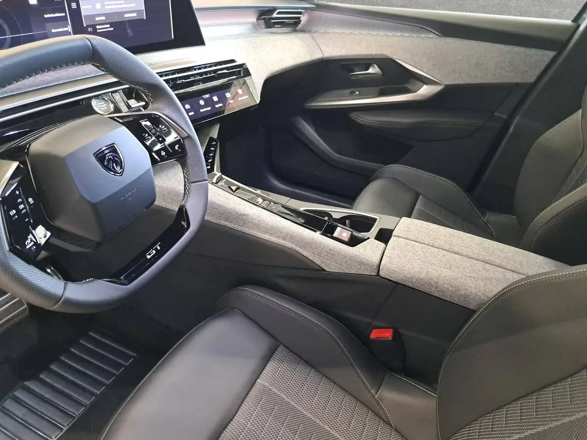 PEUGEOT 3008 1.2 HYBRID 145 E-DSC6 GT NAVI KLIMA LED AHK LM19