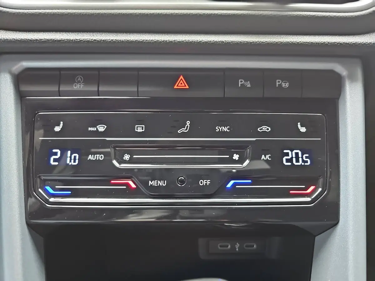 VW T-ROC 1.5 TSI DSG GOAL NAVI LED KLIMAAUTO ACC KAMERA AHK