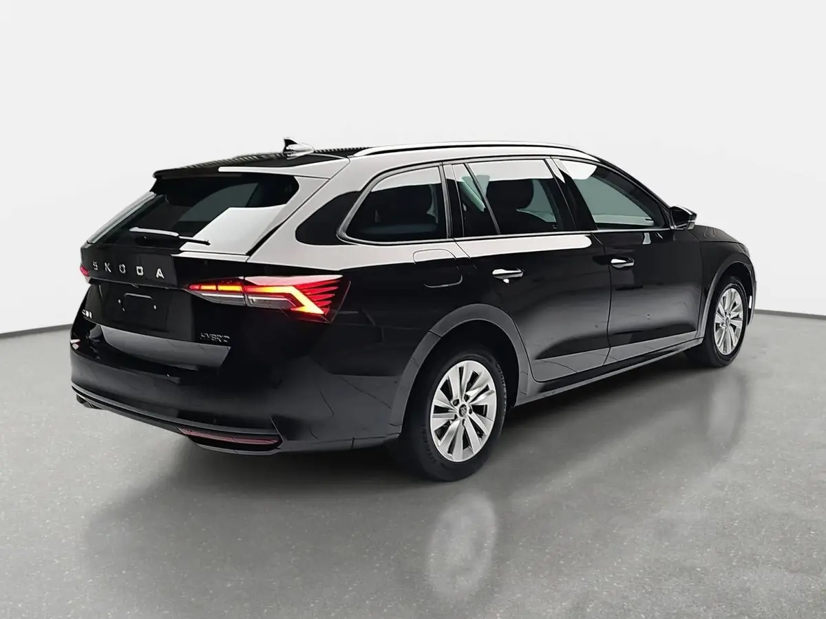 SKODA OCTAVIA COMBI 1.5 TSI DSG 130 JAHRE KLIMAAUTO LED SMARTLINK KAME