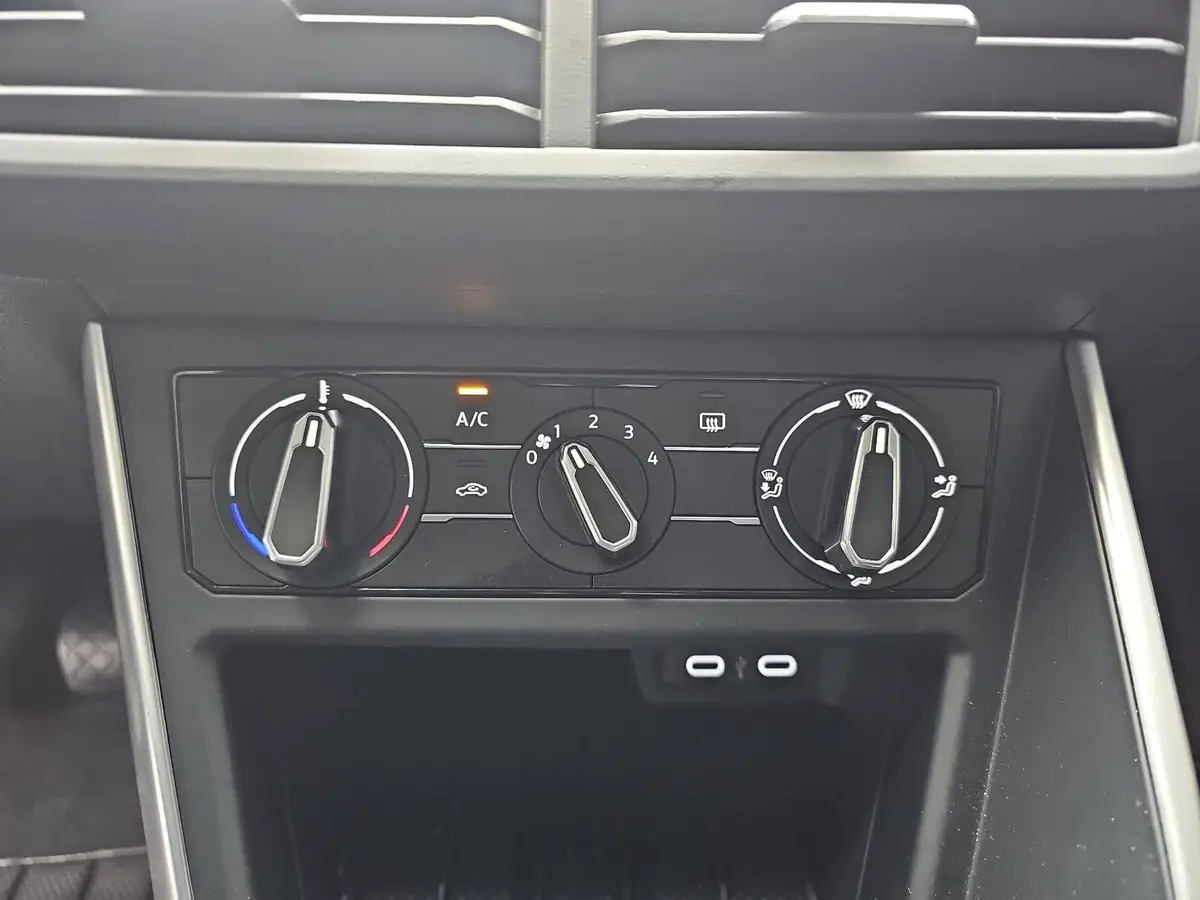 VW POLO 1.0 TSI LIFE LED KLIMA APP-CONNECT SICHT PDC K