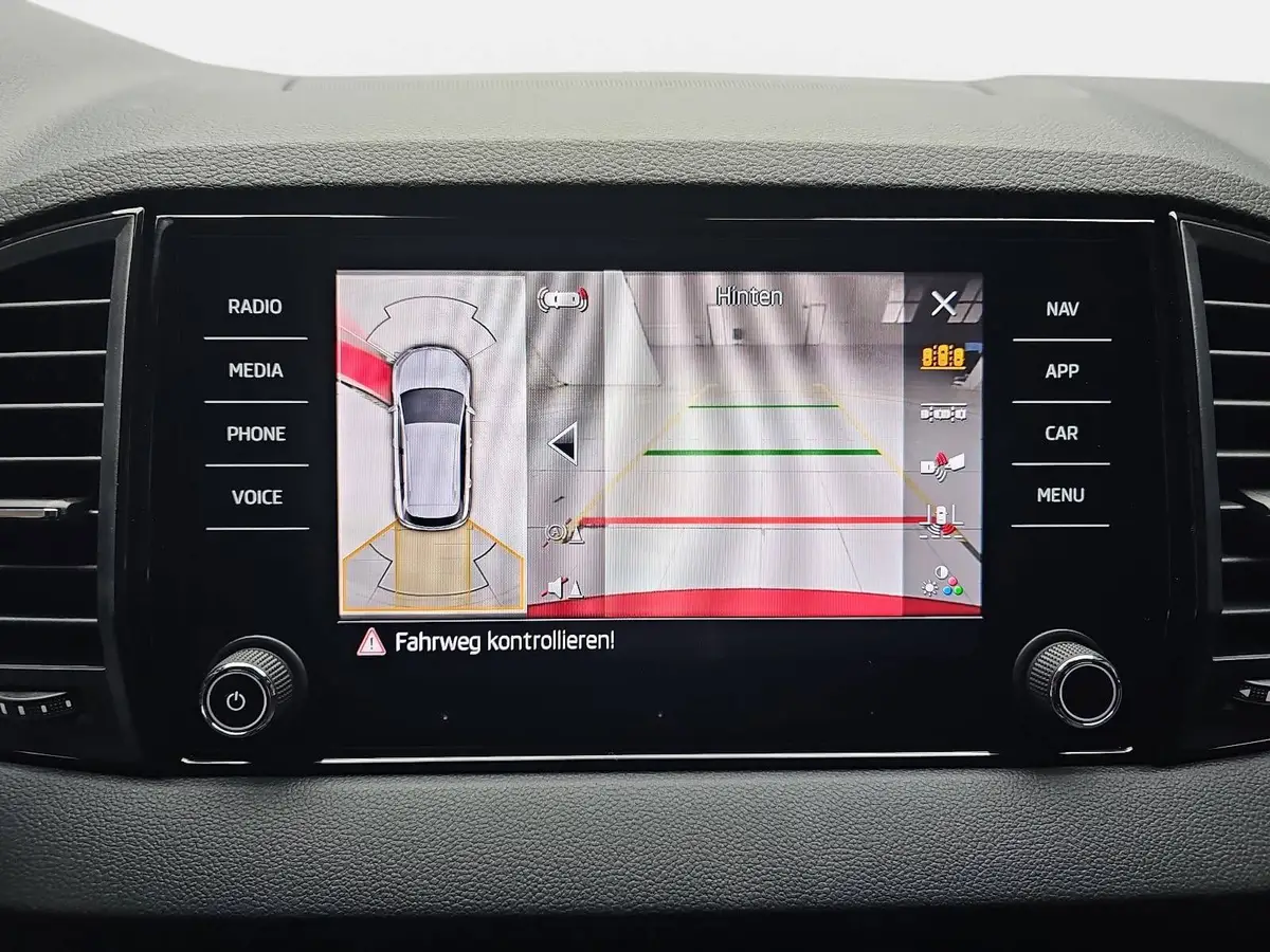 SKODA KAROQ 1.5 TSI DSG SPORTLINE NAVI LED-MATRIX PANO CANTON