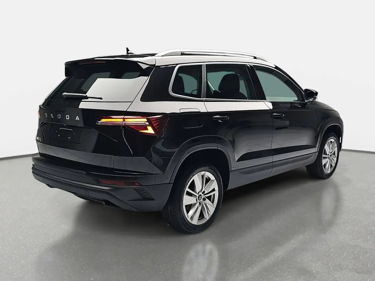 SKODA KAROQ 1.5 TSI DSG SELECTION LED ACC AHK