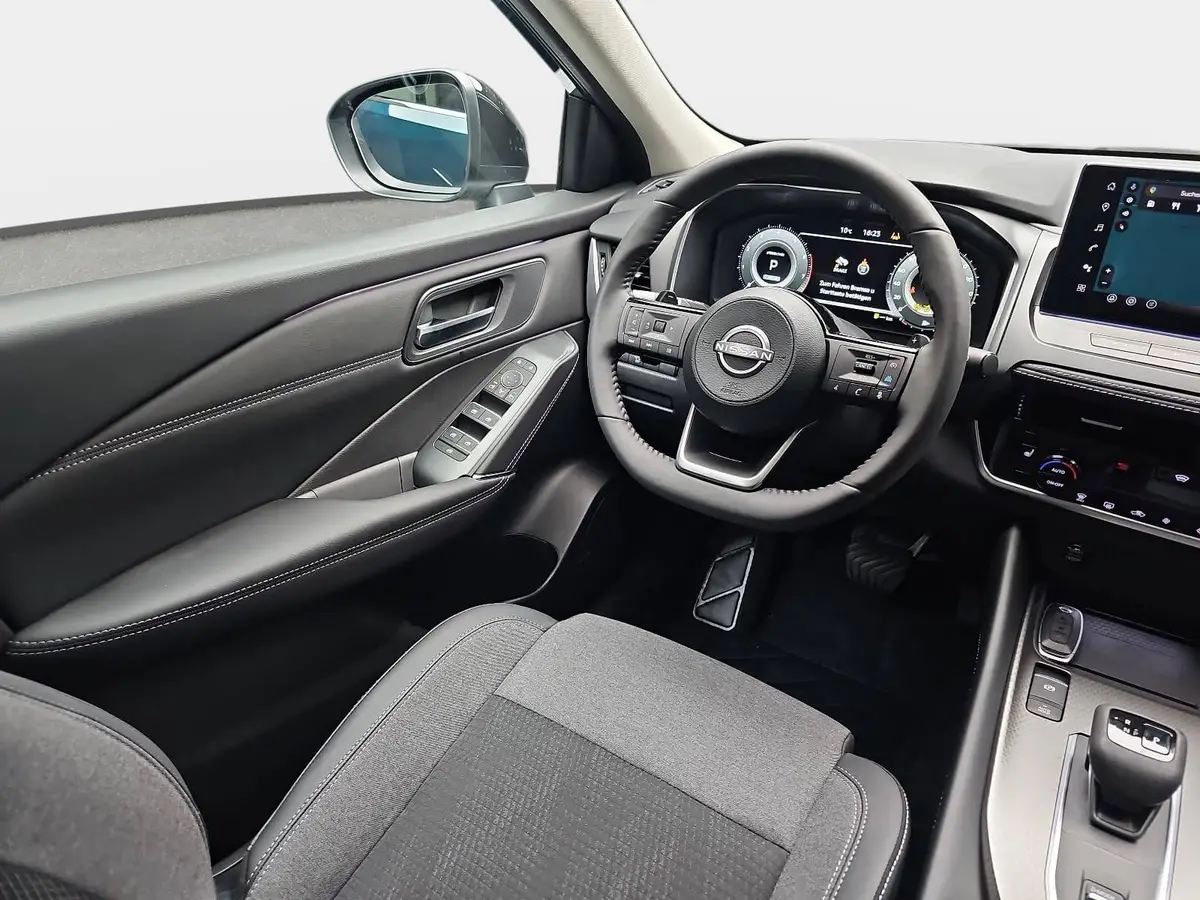 NISSAN QASHQAI 1.3 DIG-T XTRONIC N-CONNECTA PANO WINTER