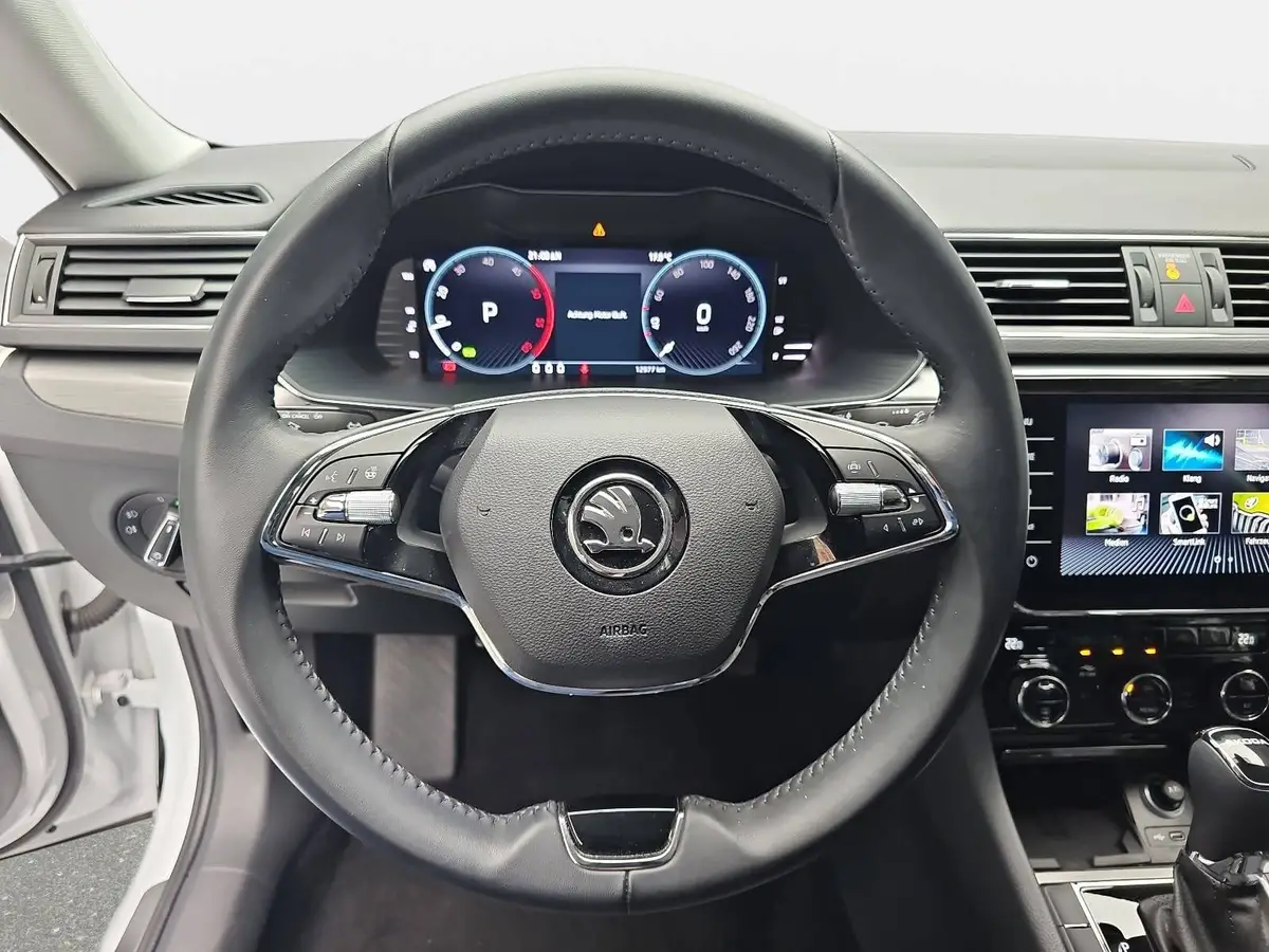 SKODA SUPERB COMBI 2.0 TDI DSG STYLE NAVI LED LM