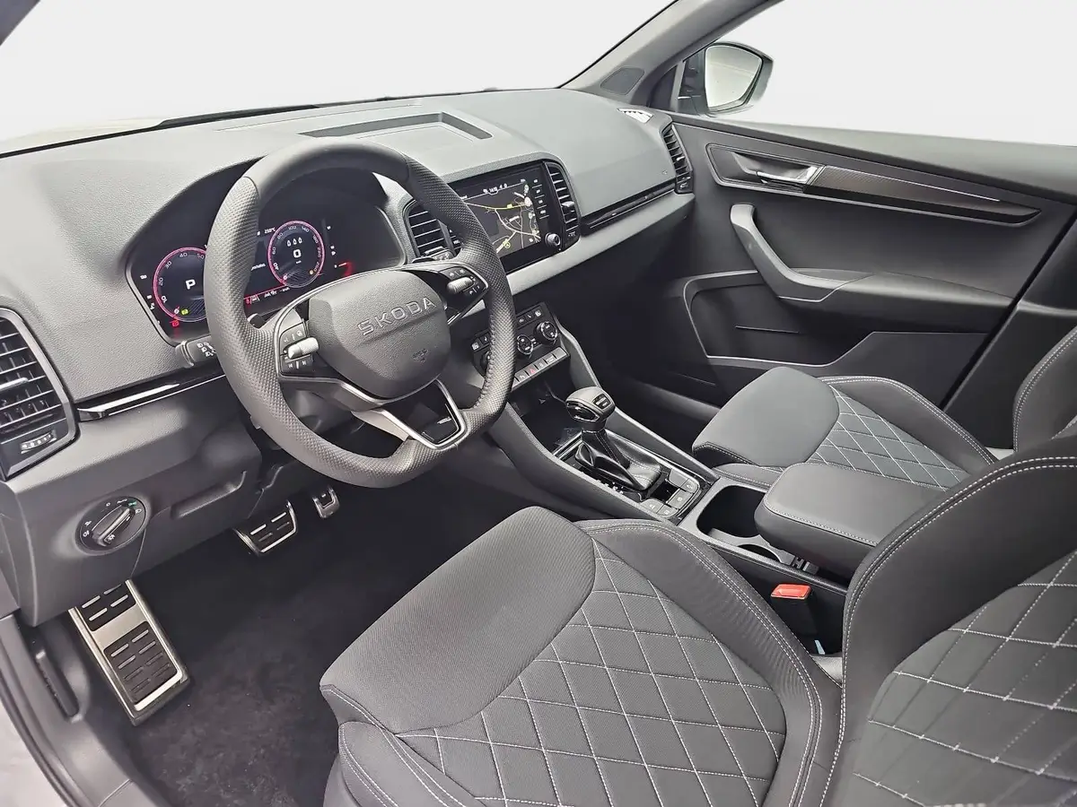 SKODA KAROQ 2.0 TSI DSG SPORTLINE 4X4 AHK PANO