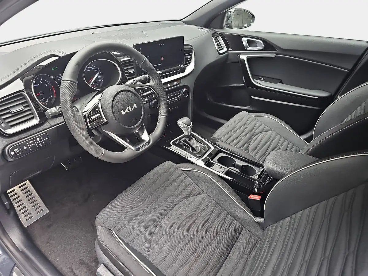 KIA CEED SW 1.5 T-GDI DCT7 GT-LINE