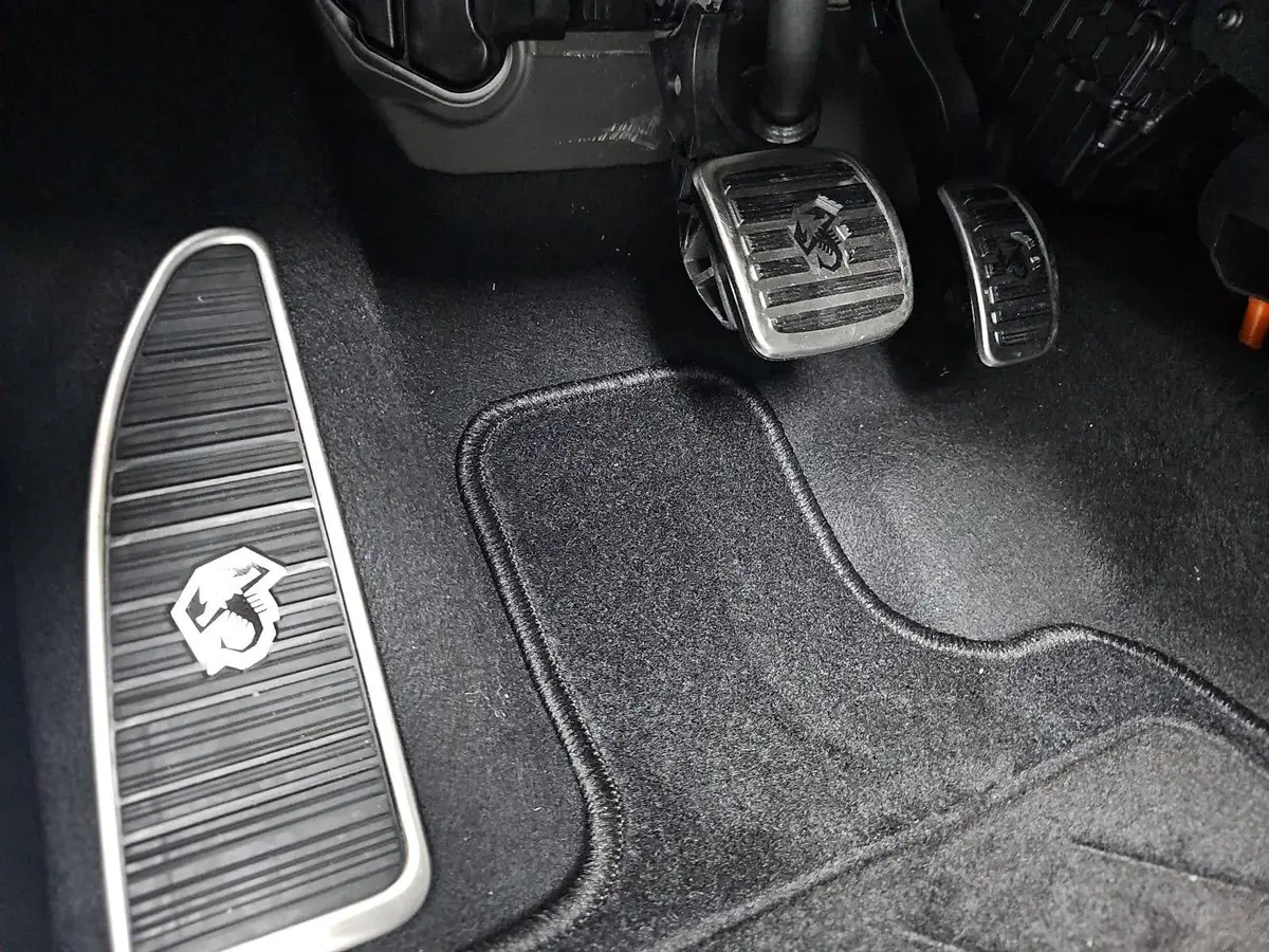 ABARTH 500 E ELEKTRO 42 KWH TURISMO MJ26