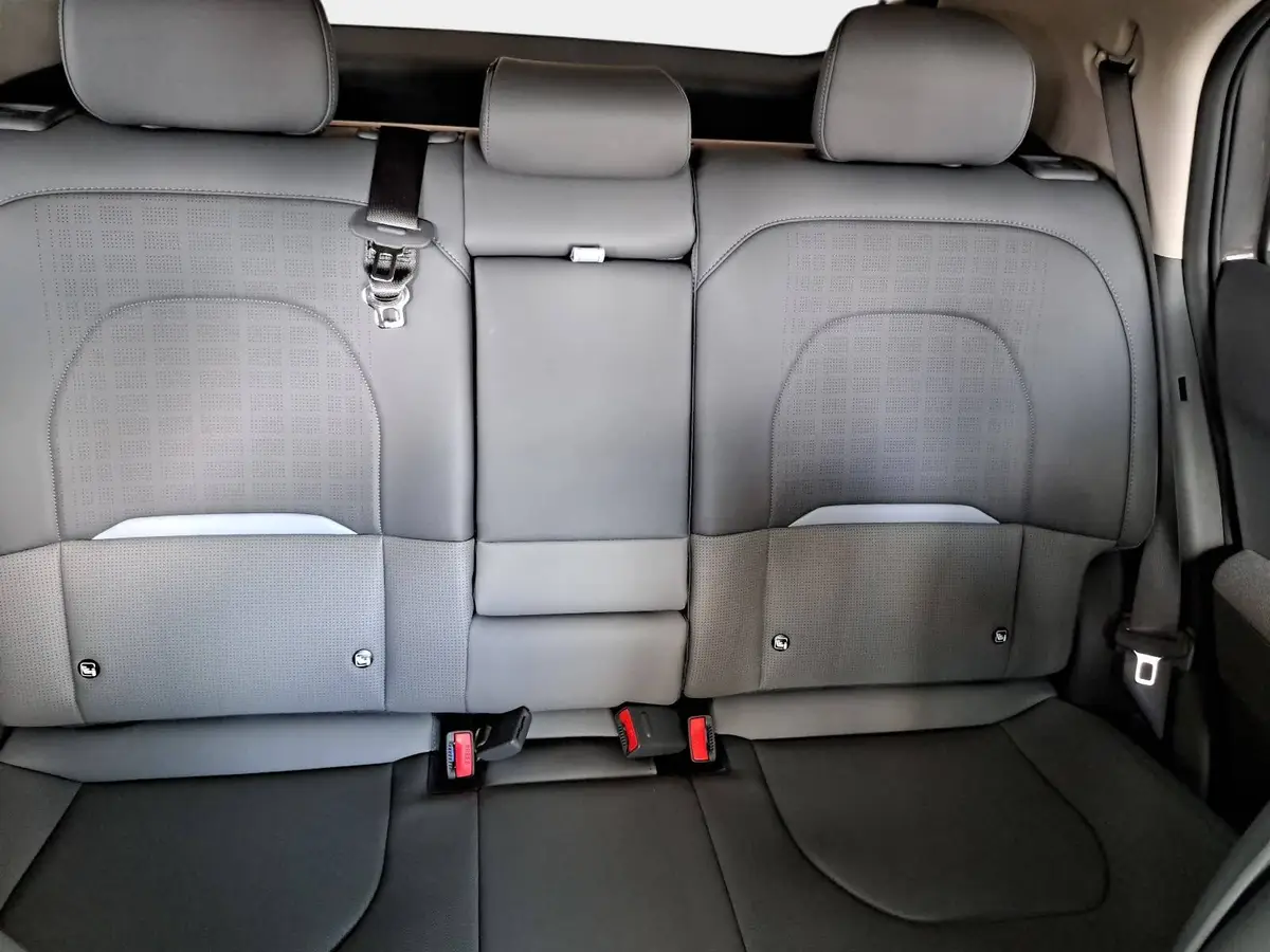 KIA EV3 81.4 KWH EARTH MJ26 WINTER BUSIN. UPGRADE DRIVEWISE-PARK DESIGN SOUND