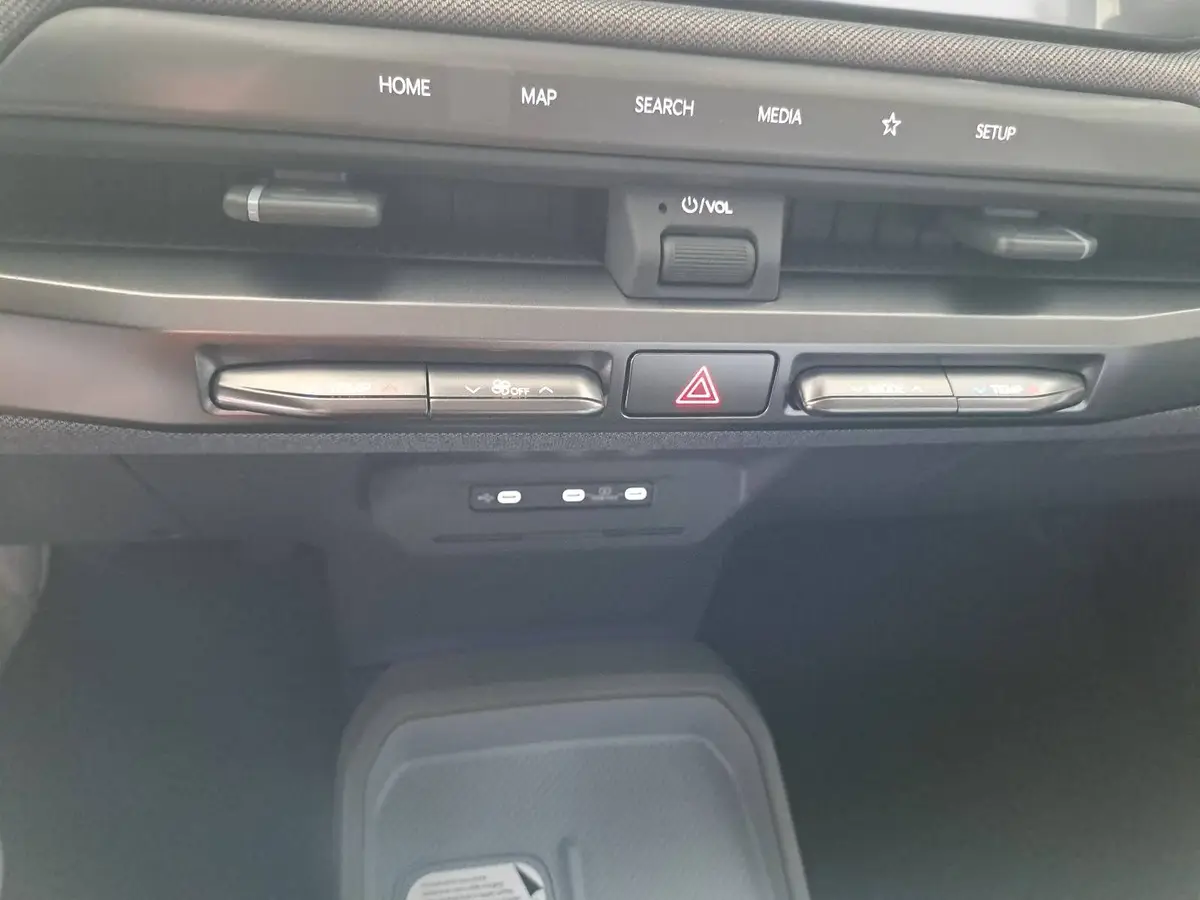 KIA EV3 81.4 KWH EARTH MJ27 WINTER-CONNECT BUSINESS UPGRADE DRIVEWISE-PARK
