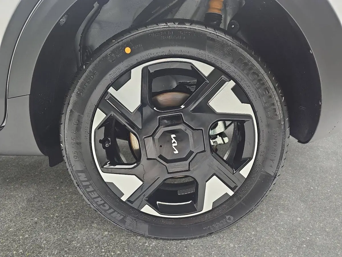 KIA STONIC 1.0 T-GDI 100 DCT VISION MJ26 SITZH. NAVI