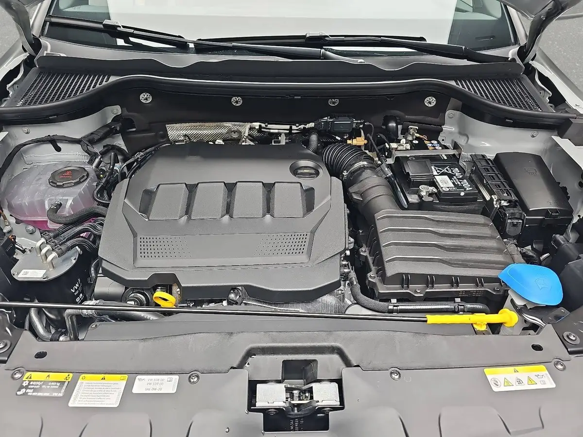 SKODA KAROQ 2.0 TDI DSG SPORTLINE 4X4 WINTER AHK