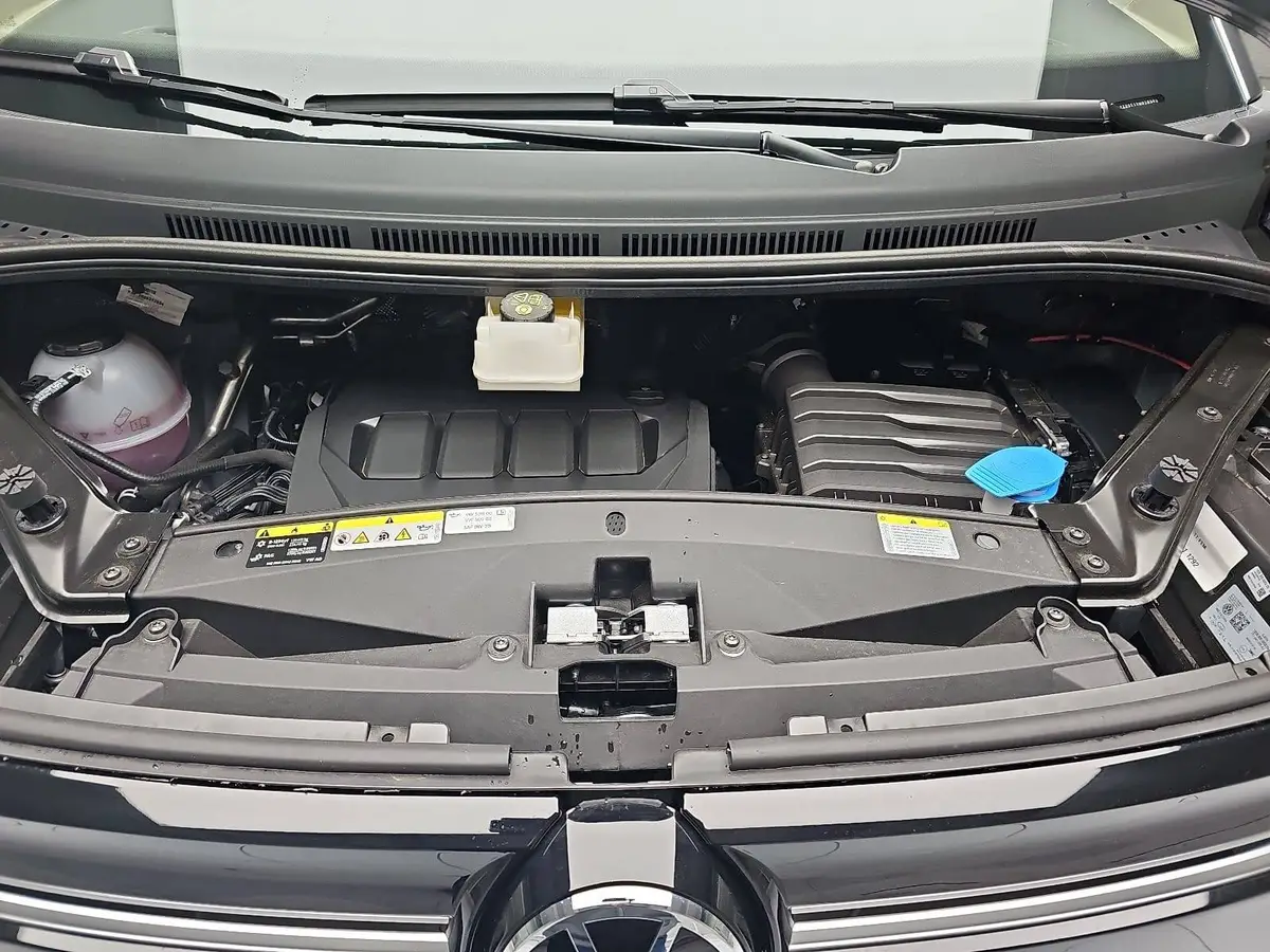 VW T7 MULTIVAN 2.0 TDI DSG LIFE P-ASSIST AHK