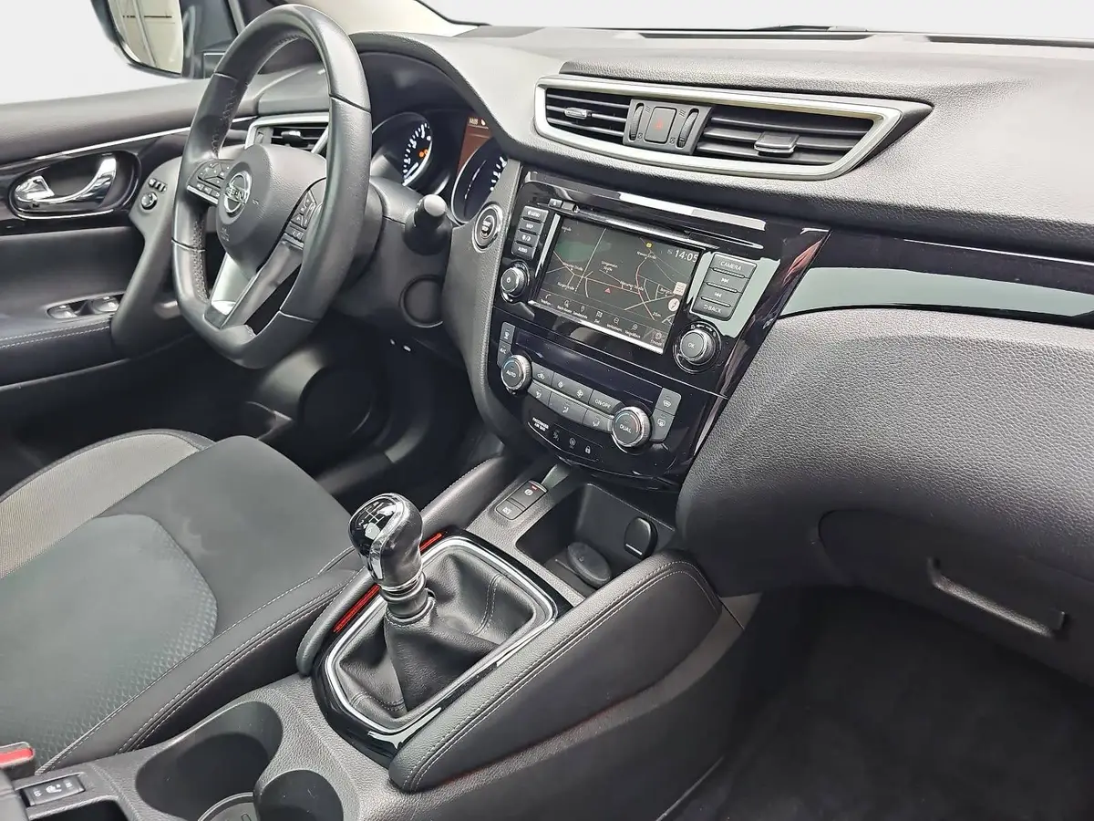 NISSAN QASHQAI 1.3 DIG-T N-CONNECTA PANORAMA RELING WINTER