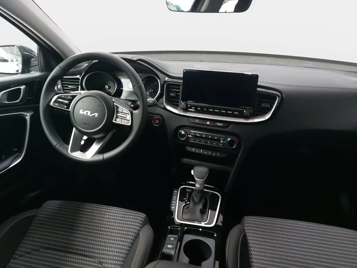 KIA CEED SW 1.5 T-GDI 48V DCT7 ULTIMATE EDITION