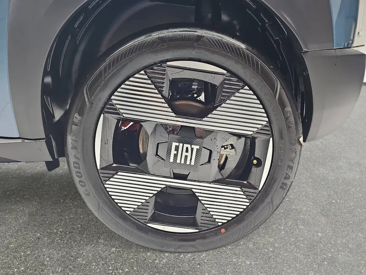 FIAT GRANDE PANDA ELEKTRO LA PRIMA MJ26 WINTER PAKET