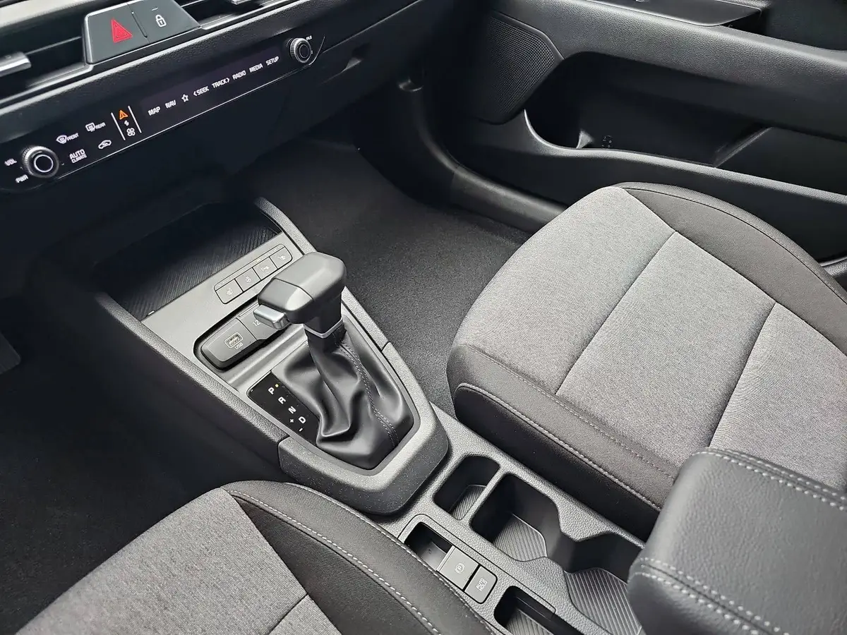 KIA STONIC 1.0 T-GDI 100 DCT VISION MJ26 SITZH. NAVI