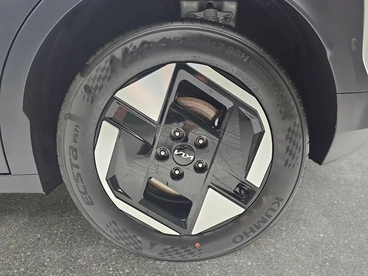 KIA EV3 81.4 KWH EARTH MJ27 WINTER-CONNECT BUSINESS UPGRADE DRIVEWISE-PARK