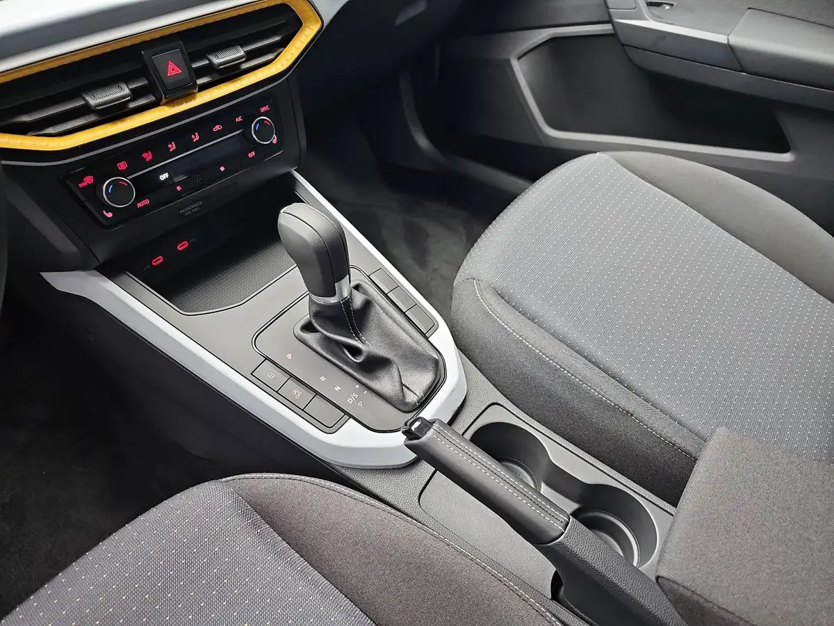 SEAT ARONA 1.0 TSI DSG STYLE LED KLIMAAUTO SMARTLINK PDC LM16