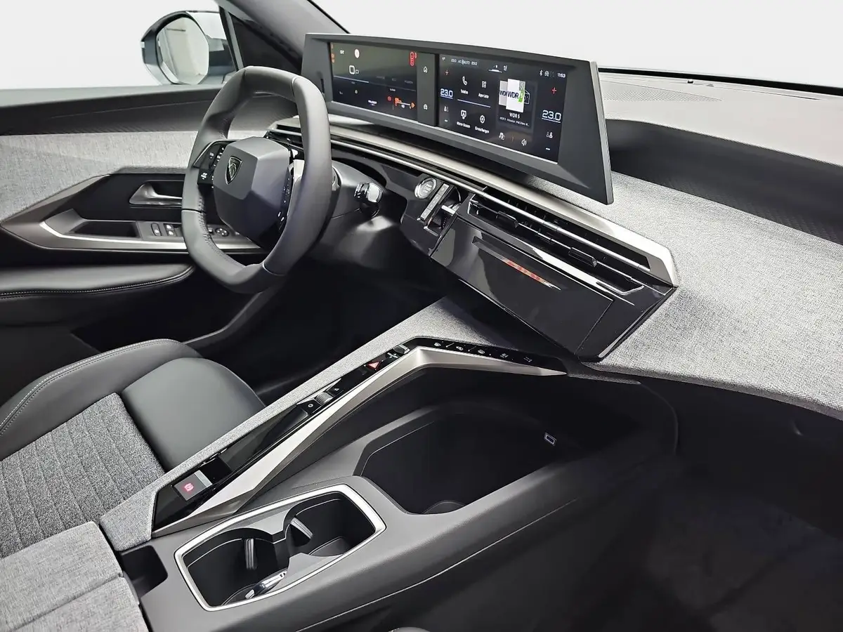 PEUGEOT 3008 1.2 HYBRID 145 E-DSC6 ALLURE LED DAB WINTER AHK LM