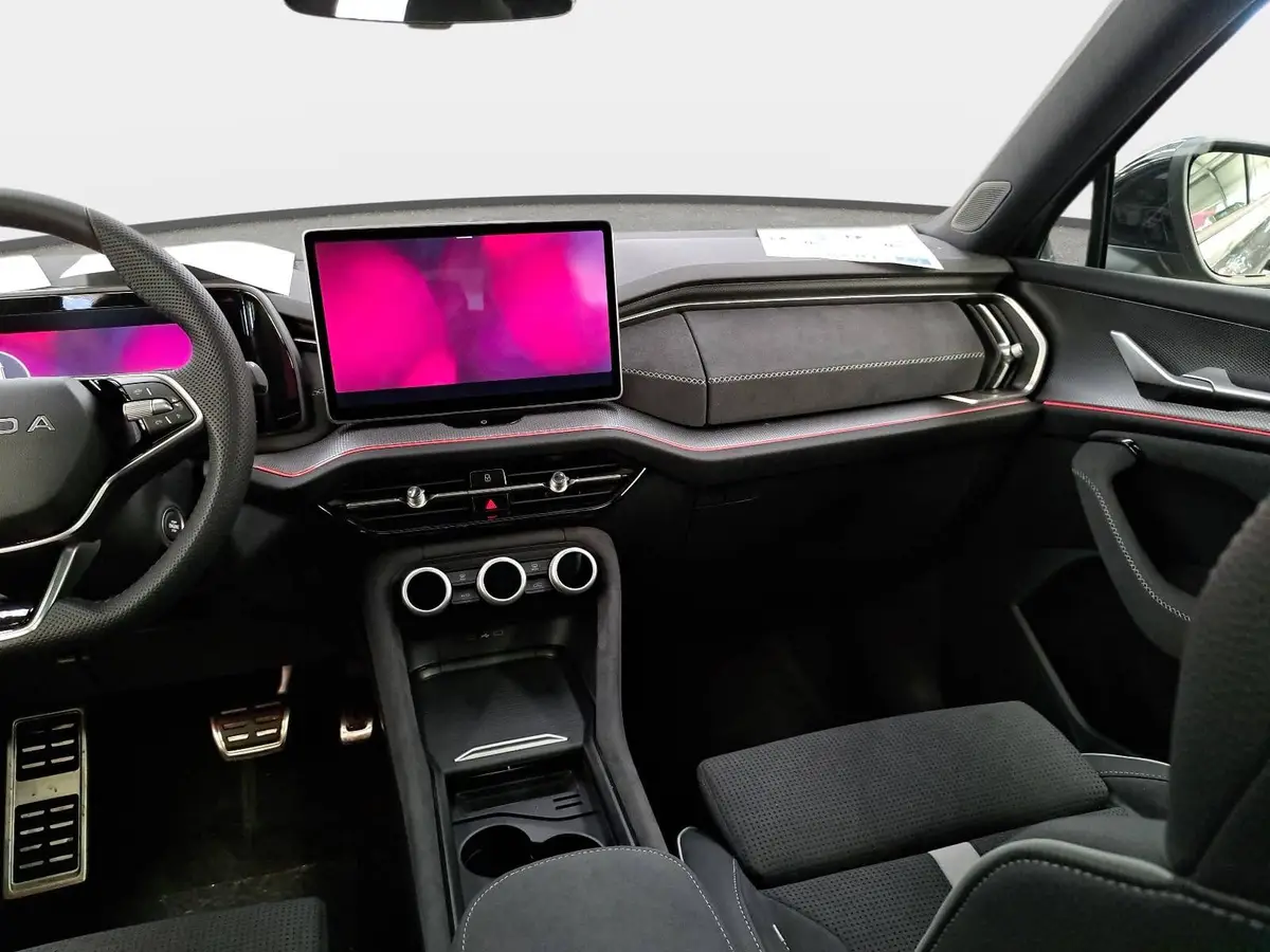 SKODA KODIAQ 1.5 TSI DSG SPORTLINE NAVI LED ACC PANO WINTER AHK