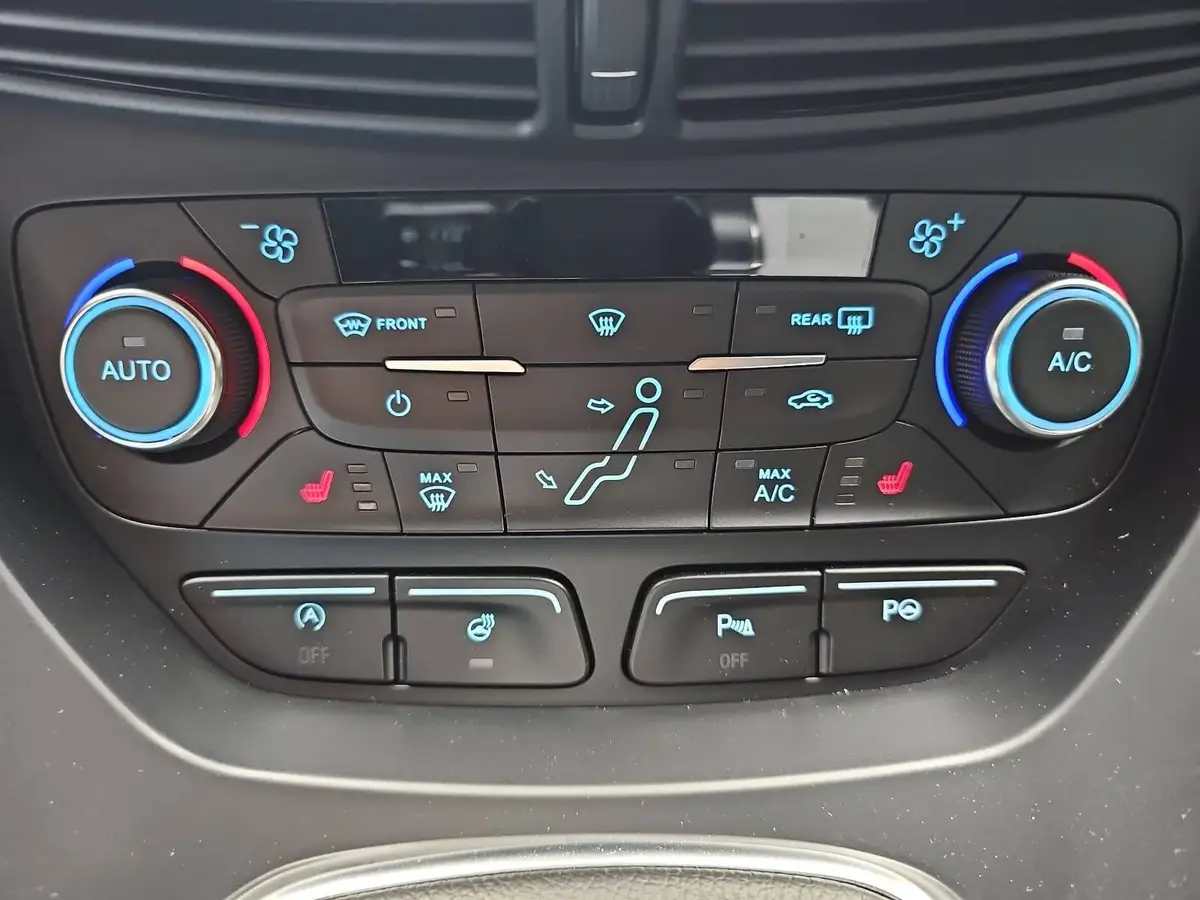 FORD C-MAX 1.0 EcoBoost Titanium Navi Winter LM