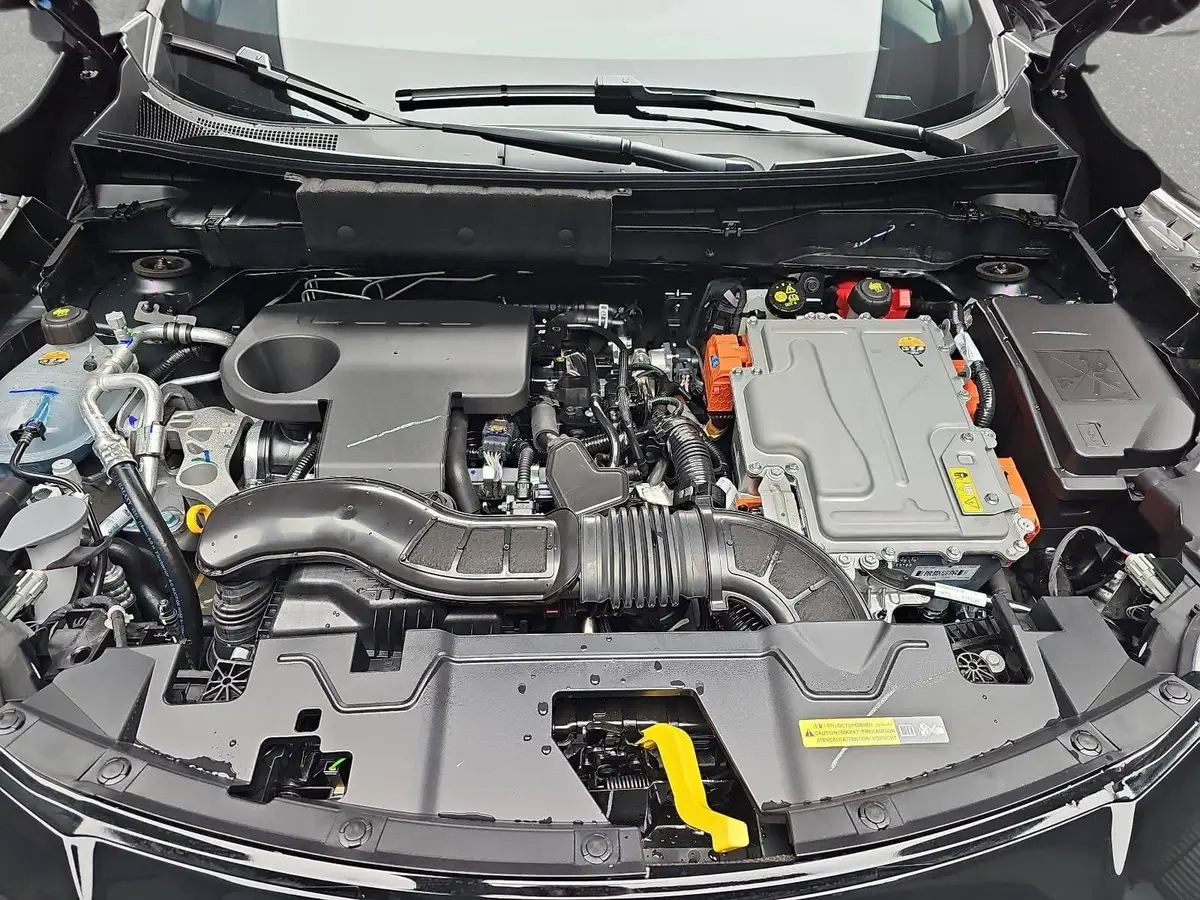 NISSAN JUKE 1.6 HYBRID AUTO. N-CONNECTA WINTER FRONTSCHEIBENHEIZUNG 2-FARBEN