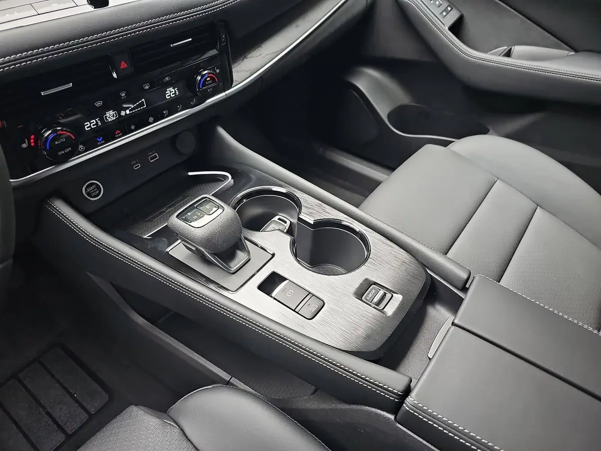 NISSAN X-TRAIL 1.5 VC-T MHEV AUTO. TEKNA PANORAMA BOSE 20ZOLL