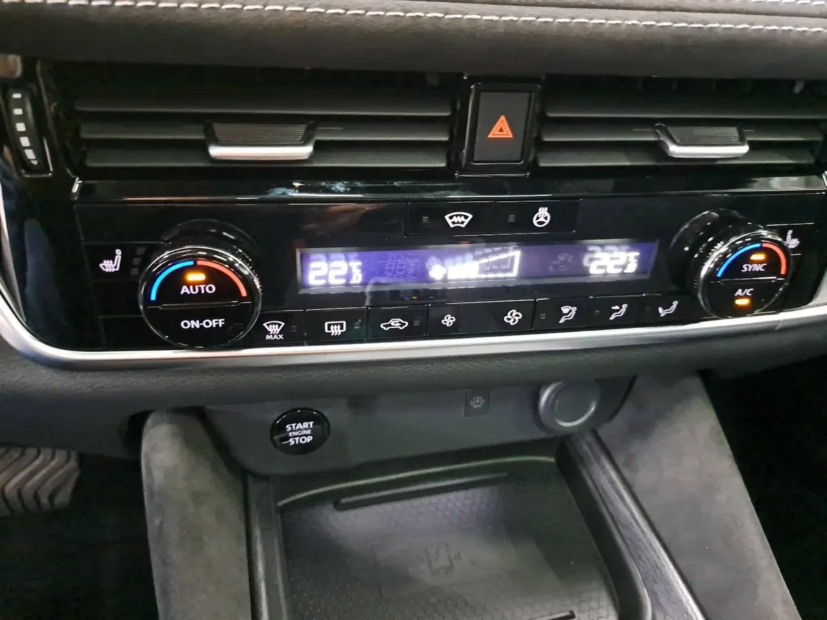 NISSAN QASHQAI 1.3 DIG-T MHEV AUTO. TEKNA PREMIUM PAKET 2-FARBEN