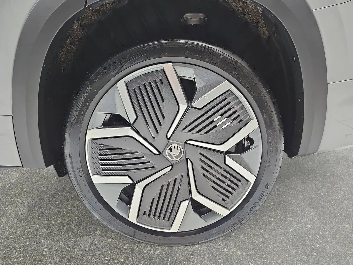 SKODA KODIAQ 1.5 DSG SPORTLINE NAVI LED ACC WINTER KAMERA AHK L