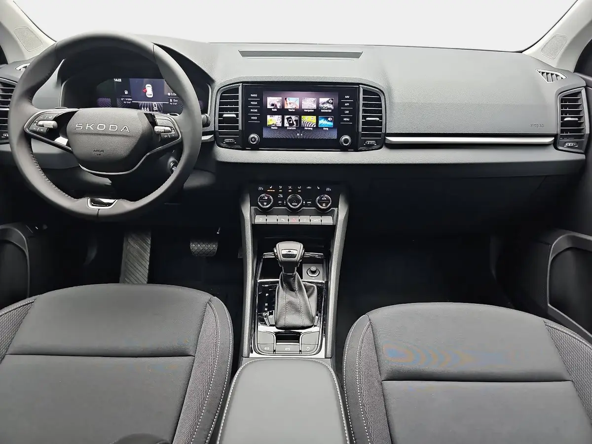 SKODA KAROQ 1.5 TSI DSG 130 JAHRE LED KLIMAAUTO SMARTLINK PDC 