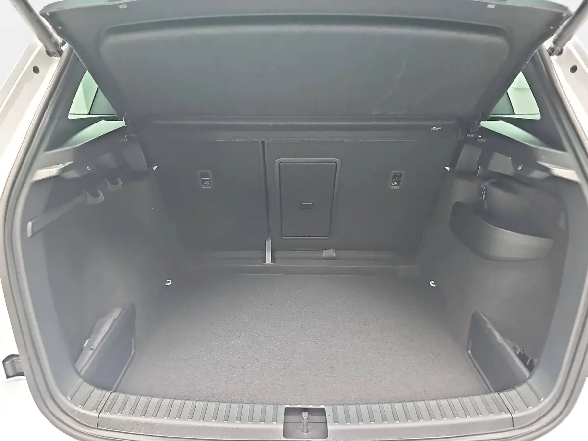 SKODA KAROQ 1.5 TSI DSG SPORTLINE NAVI LED-MATRIX PANO WINTER 