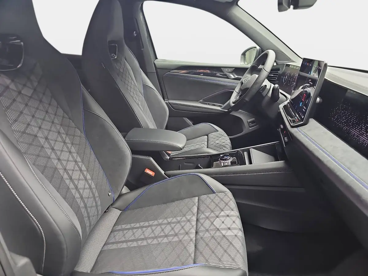VW TIGUAN 2.0 TDI DSG R-LINE NAVI LED PANO