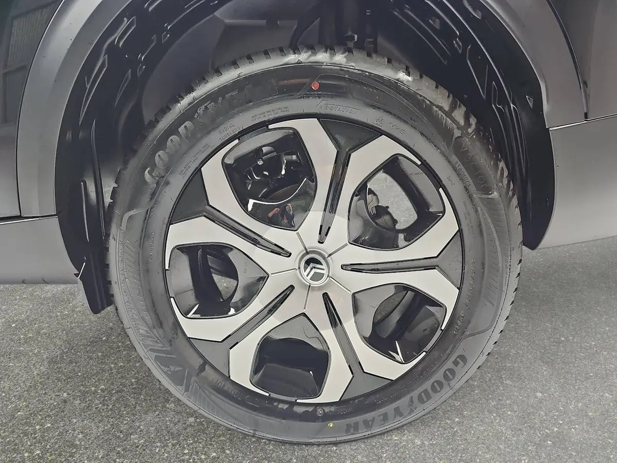 CITROËN C3 AIRCROSS 1.2 HYBRID 145 E-DCS6 PLUS 7-S