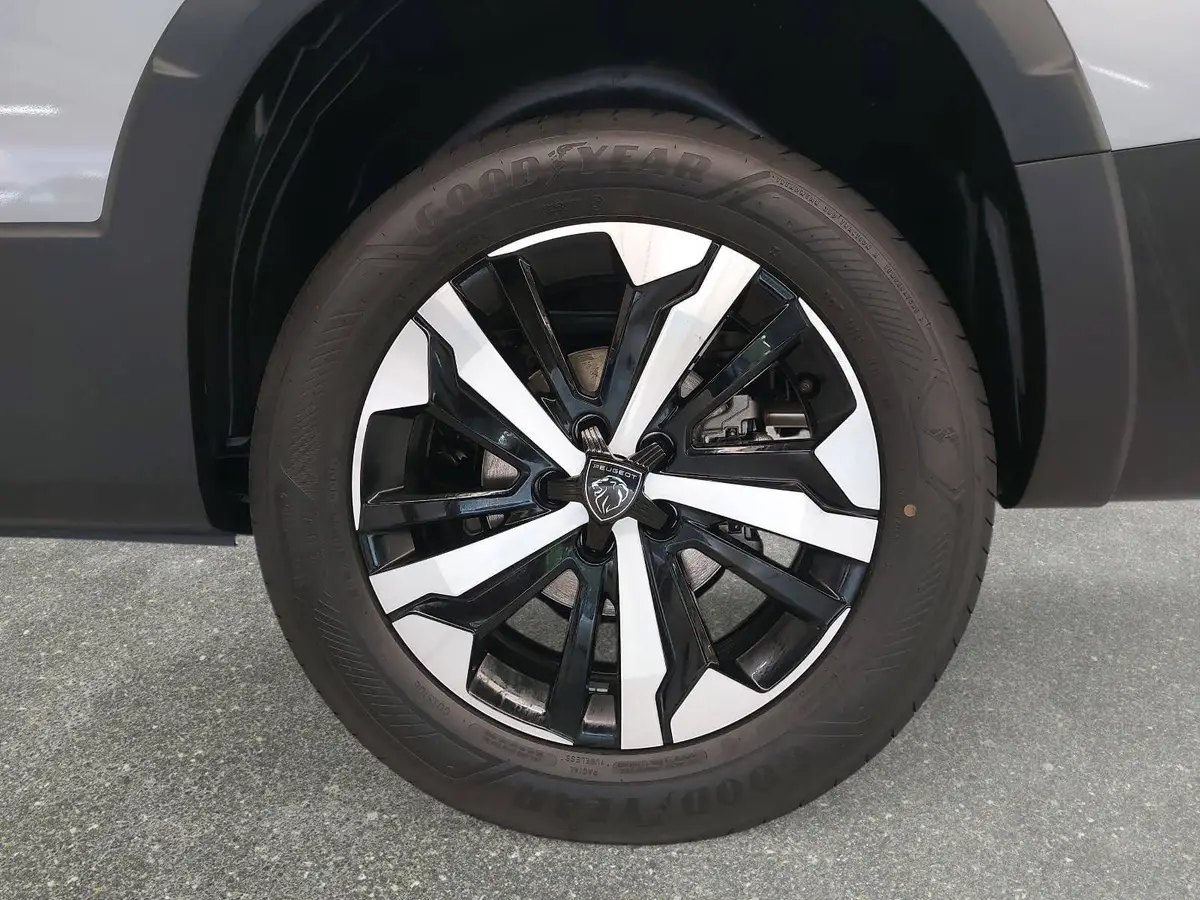 PEUGEOT RIFTER BLUEHDI 130 CV EAT8 GT L2 7-S NAVI LED AHK LM