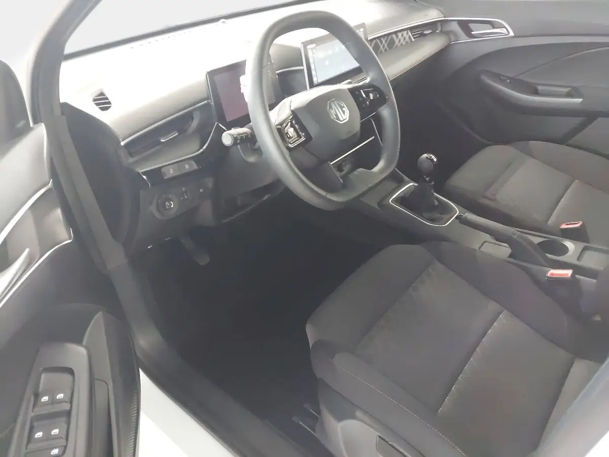 MG MG3 1.5 5MT STANDARD