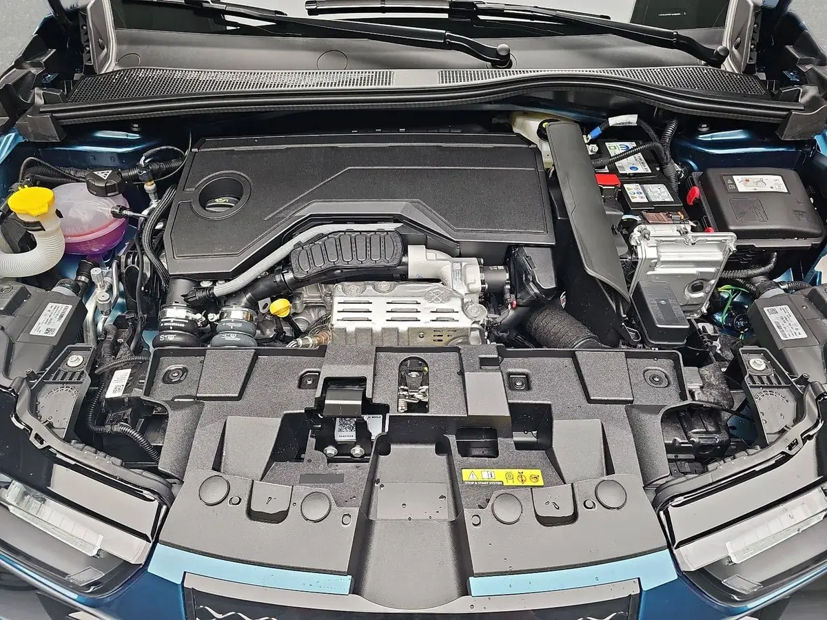 ALFA ROMEO JUNIOR IBRIDA 1.2 VGT 48V-HYBRID 21KW TI TECHNOLOGIE PAKET 18 ZOLL LM
