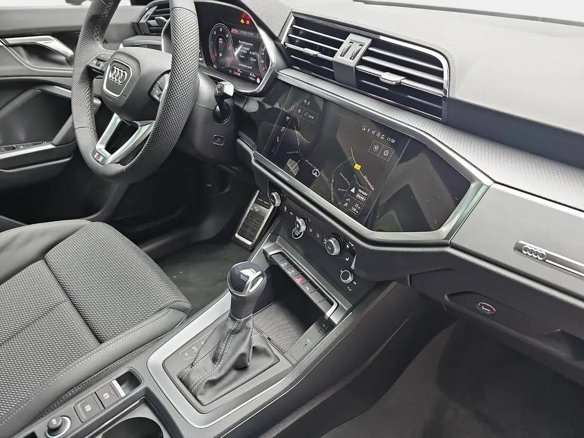 AUDI Q3 35 TDI S-TRONIC S LINE NAVI LED PANO ACC BLACK+ KA