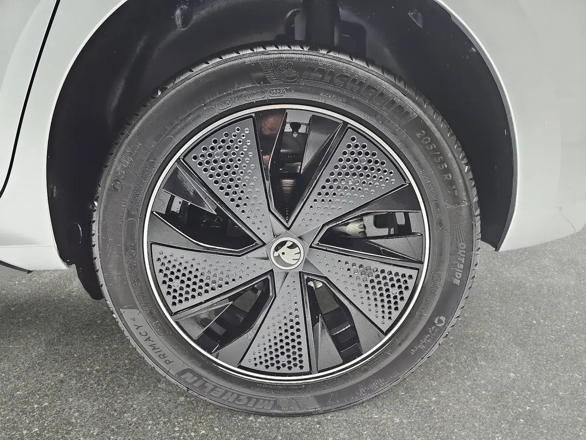 SKODA KAMIQ 1.0 TSI DSG MONTE CARLO LED PANORAMA WINTER KAMERA