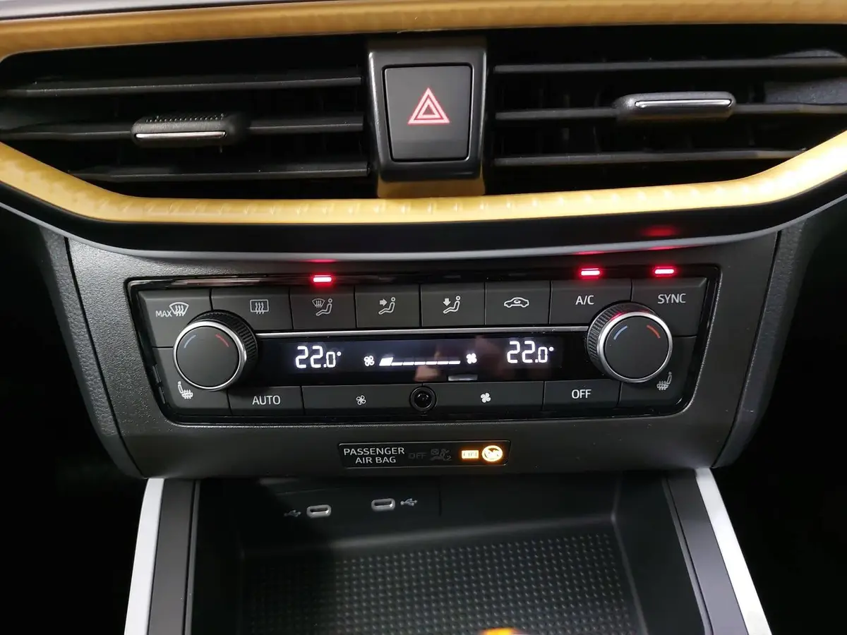 SEAT ARONA 1.0 TSI DSG STYLE LED KLIMAAUTO WINTER AHK