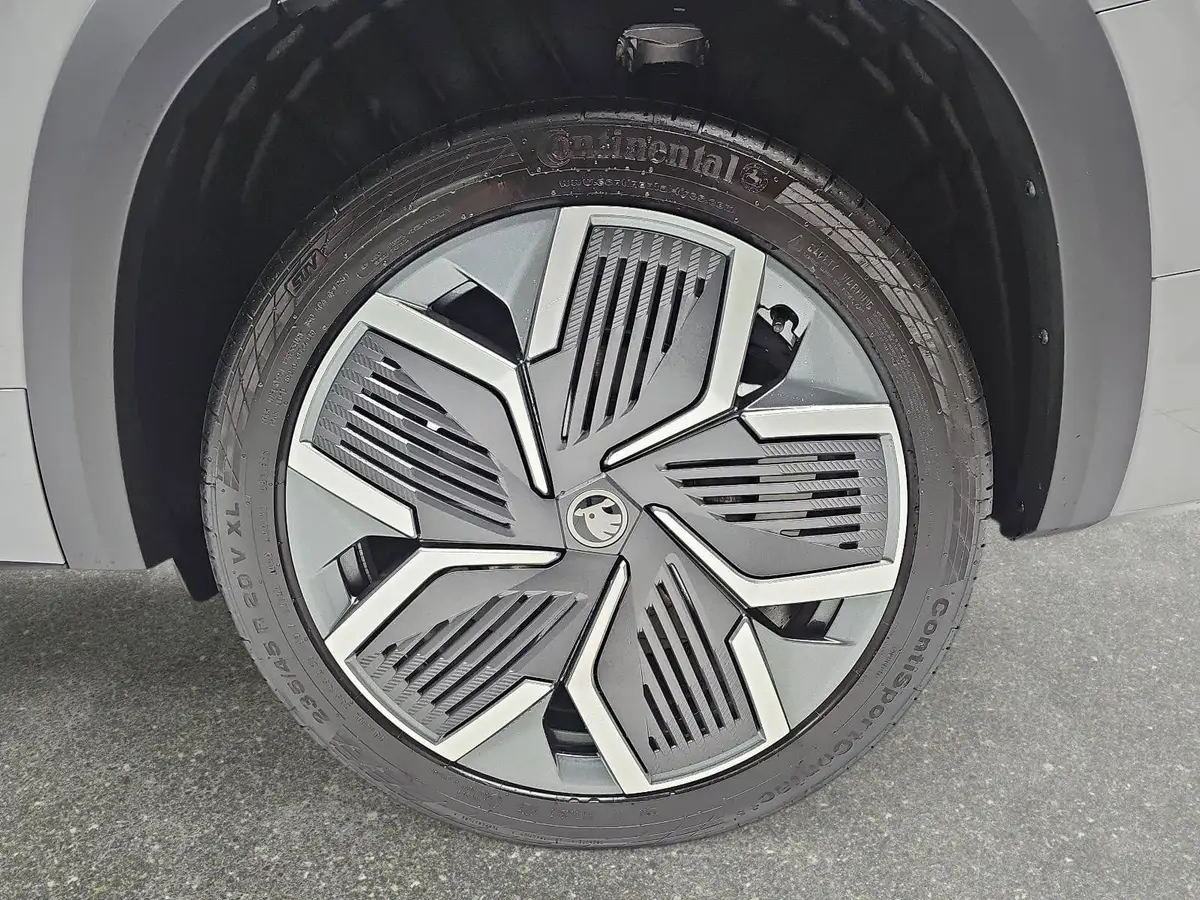 SKODA KODIAQ 1.5 TSI DSG SPORTLINE NAVI LED ACC PANO WINTER AHK