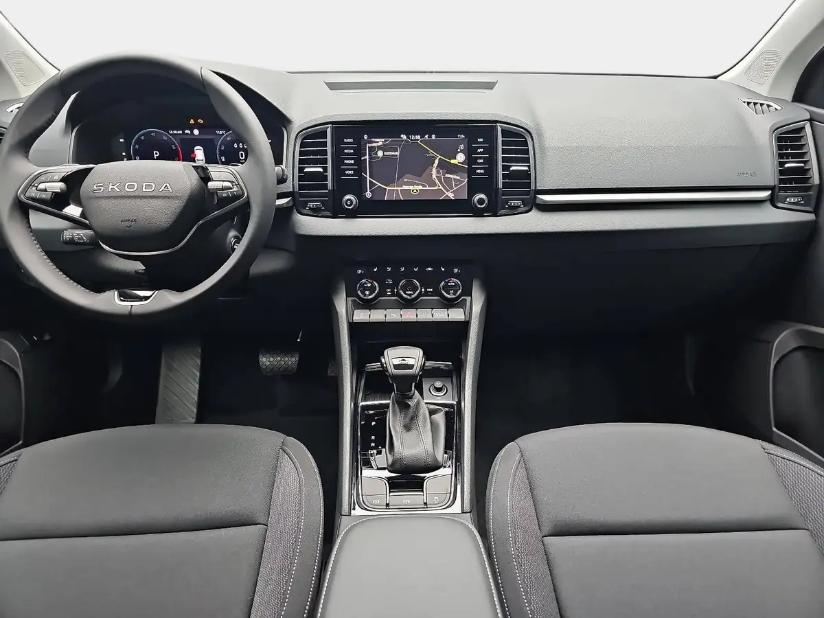 SKODA KAROQ 1.5 TSI DSG SELECTION LED ACC AHK