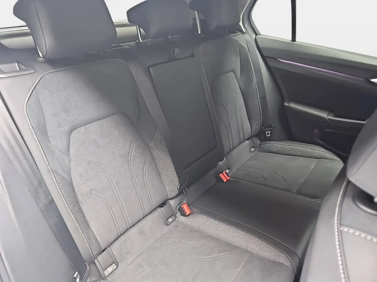 VW GOLF VIII 1.5 TSI LIFE LED ACC KAMERA AHK LM17