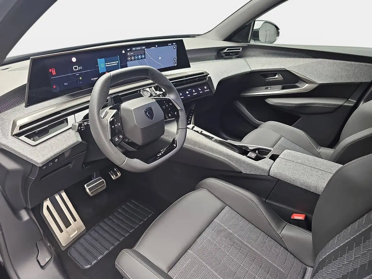 PEUGEOT 5008 1.2 HYBRID 145 E-DSC6 GT KLIMA LED 7-S DAB 360° AH
